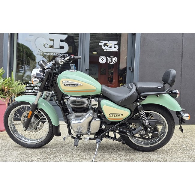 Royal Enfield Meteor 350 Aurora Green